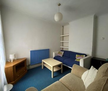 4 bedroom semi-detached house to rent - Photo 5