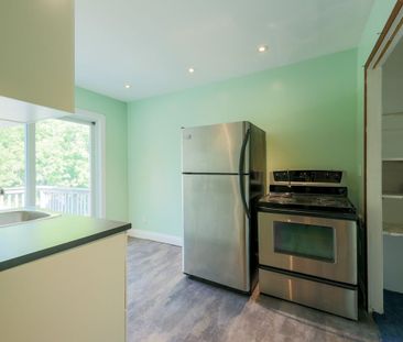 For Lease - 30 Lawlor top Floor Avenue, Toronto, Ontario - Photo 5