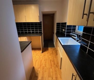 Neath Road, Plasmarl, Swansea, SA6 - Photo 6