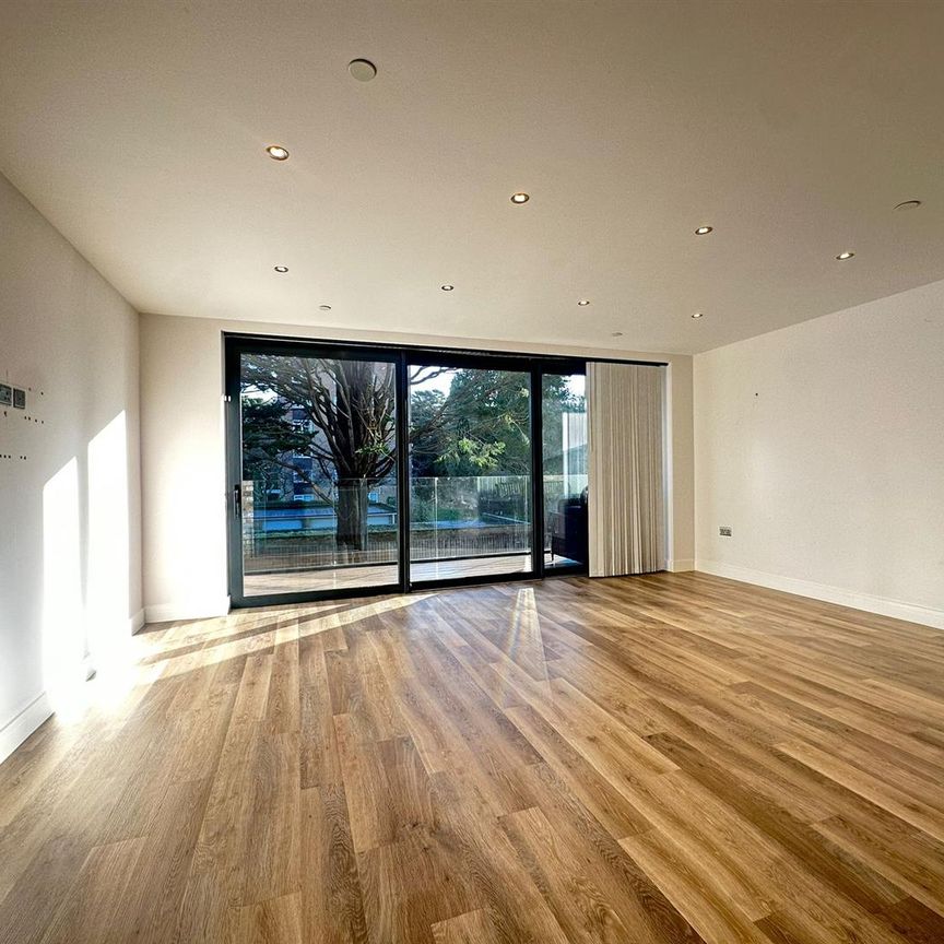 3 Bedroom Apartment - First Floor - Photo 1