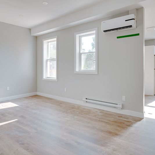$1,799 / 2 br / 1 ba / 650 sqft 164 Picton st e unit 3,4 - Photo 1