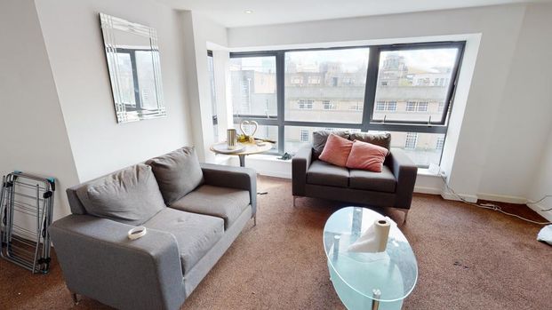 2 bedroom ground floor flat to rent - Photo 1