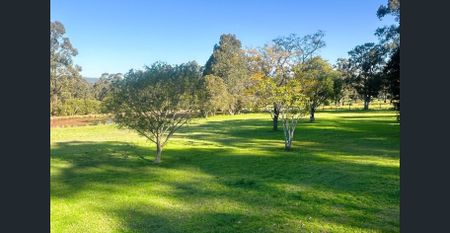 Spacious 3-Bedroom Family Home on 3.5 Acres – Fully Furnished - Photo 4