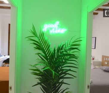 barcelona, Catalonia 08001 - Photo 2