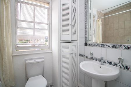 4 bedroom terraced house to rent - Photo 2