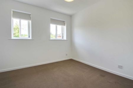 2 bedroom semi-detached house to rent - Photo 3