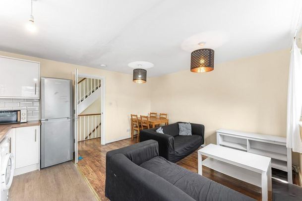 5 bedroom terraced house to rent - Photo 1