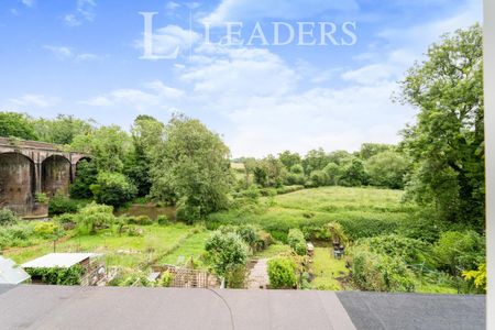 2 bedroom house to rent Riverside, Pixham, RH4 - Photo 5