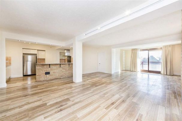 3 bedroom flat to rent - Photo 1