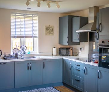 3 bedroom semi-detached house to rent - Photo 6