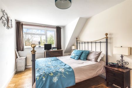 4 bedroom House in Nine Mile Ride, Wokingham - Photo 2