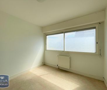 Location Appartement 4 pièces 80m² BOURGES 18000 - Photo 2