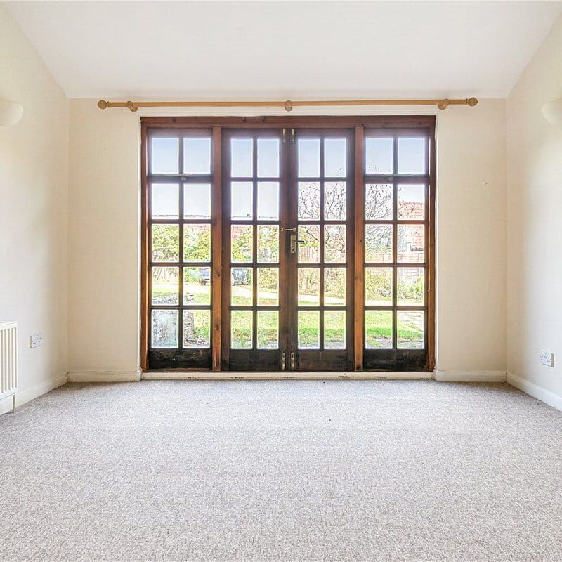 A single storey 4 bedroom , 2 bathroom barn conversion in the pretty village of Compton Dando, some 7 miles west of Bath. - Photo 1