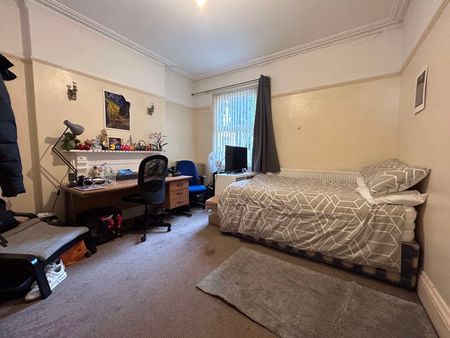 Derby Road Lenton, Nottingham - Photo 2