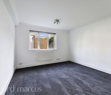 Oxford Road, Redhill - Photo 1