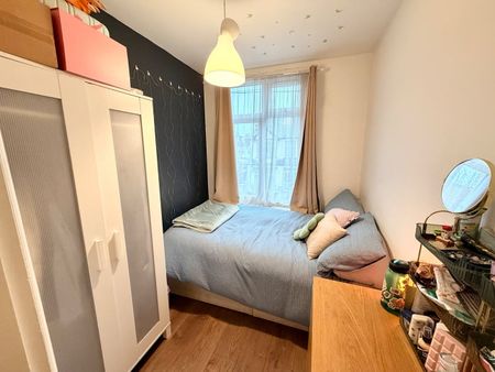 4 Bed Terraced House, Ipswich Road, SW17 - Photo 4