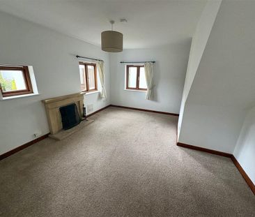3 bedroom detached house to rent - Photo 2