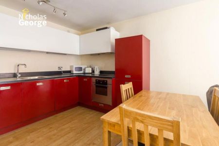 2 bedroom flat to rent - Photo 4