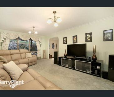 Room to Relax, Space to Entertain - Photo 1
