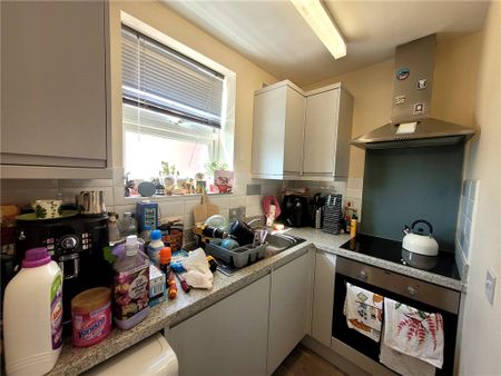 High Street, Egham, Surrey, TW20 9ED - Photo 4