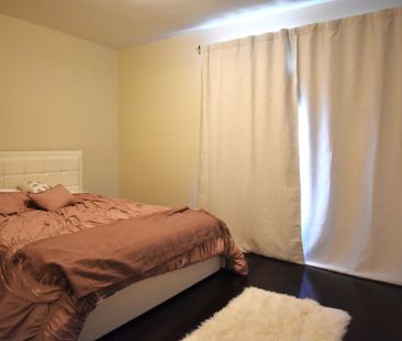 For Lease - 15 Suraty Avenue, Toronto, Ontario - Photo 2