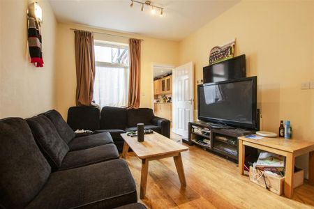 8 bedroom house to rent - Photo 2