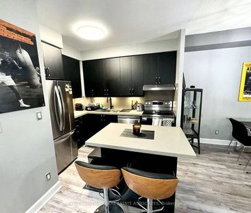 Burnhamthorpe Rd W & Duke of York Blvd Open Concept 1Bdrm +Den - Photo 3