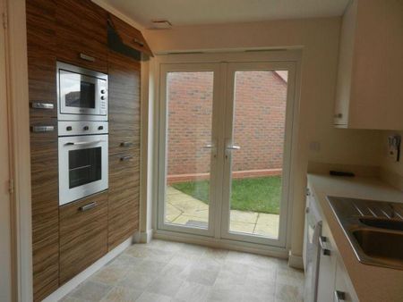 3 bedroom detached house to rent - Photo 4