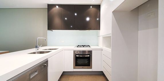 Spacious Two Bedrooms | Double Balconies | Furnished | Bills Included - Photo 2