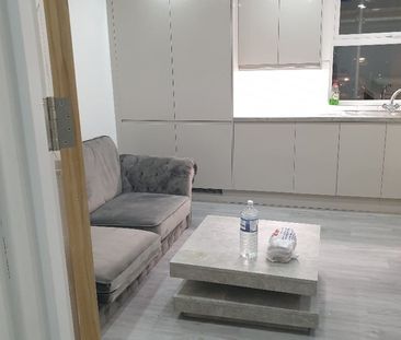 3 Bed Flat, High Cross Road, N17 - Photo 1