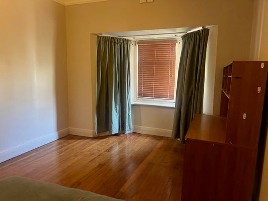 3-bedroom shared house / townhouse, Third Avenue - Photo 1