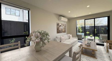 Stylish Corner Unit in Prime Location - Photo 4