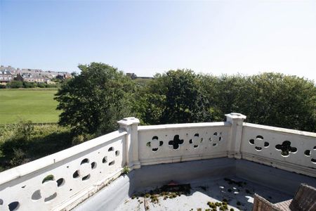 3 bedroom apartment to rent - Photo 5