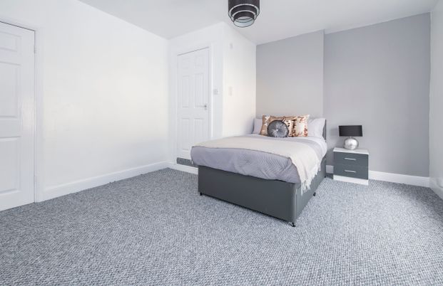 13 Lister Street, Nuneaton, CV11 4NX - Photo 1