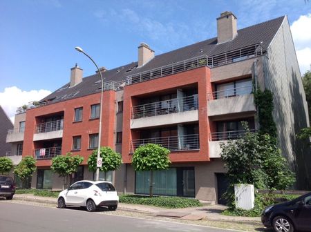 Tweeslaapkamerappartement met garageplaats in rustige buurt dichtbij UZ Gent. - Photo 5