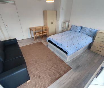 Room in a Shared Flat, Cottenham House, N19 - Photo 5