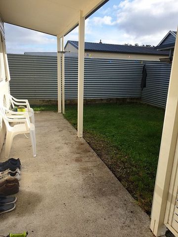 Fully furnished unit - ready to move in - Photo 4