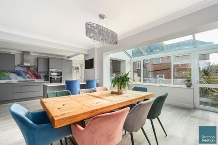 4 bedroom semi-detached house to rent - Photo 5