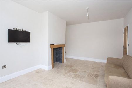 5 bedroom semi-detached house to rent - Photo 4