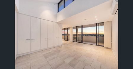 Penthouse Style Apartment With Sweeping Views - Photo 2