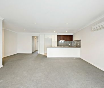 Updated 3 Bedroom Apartment - Photo 2
