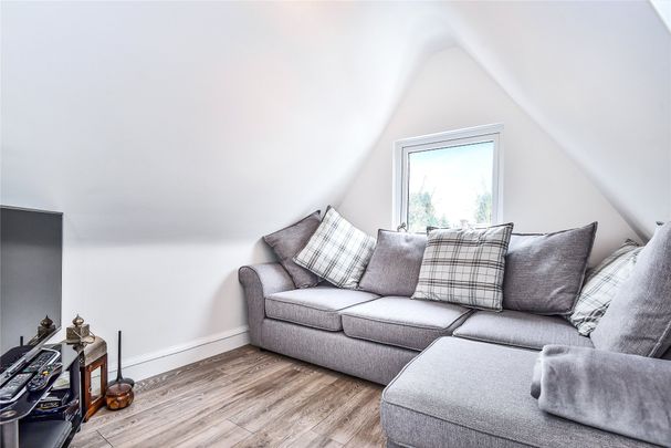 1 bedroom Flat in Southwell Park Road, Camberley - Photo 1