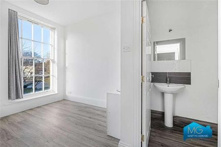 Royal Drive, New Southgate, London, N11 - Photo 3