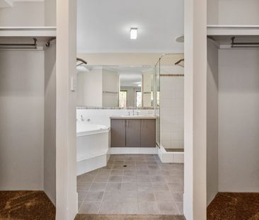 20 Scarab Court, Halls Head, WA 6210 - Photo 3