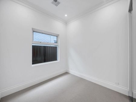 Brand new family home - Photo 3