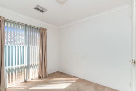 Charming Four Bedroom Home in Beeliar - Photo 4