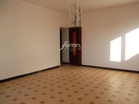 Location Appartement 3 pièces 72m² SALERNES 83690 - Photo 2