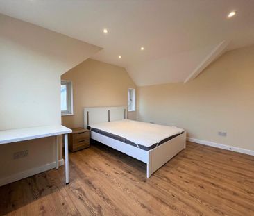 3 bedroom apartment to rent - Photo 2