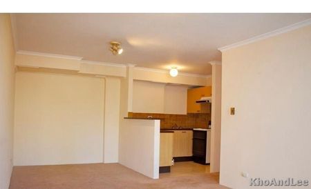 Two Bedroom with Parking – Prime Ultimo Location - Photo 4