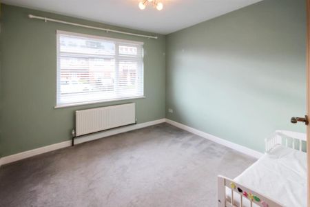 2 bedroom semi-detached bungalow to rent - Photo 2